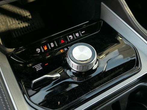 New 2026 Jeep Grand Wagoneer image 16