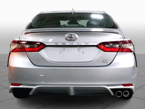 Used 2023 Toyota Camry SE image 5