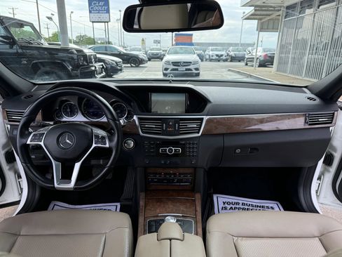 Used 2013 Mercedes-Benz E 350 Sedan image 41