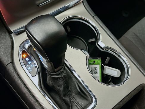 Used 2021 Jeep Grand Cherokee Laredo image 23