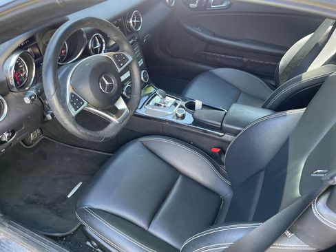 Used 2019 Mercedes-Benz SLC 300 image 9