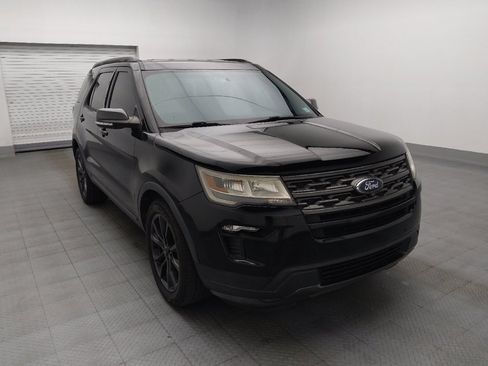 Used 2018 Ford Explorer XLT w/ Equipment Group 202A FWD image 13