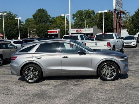 Used 2025 Genesis GV70 2.5T AWD/4WD image 5