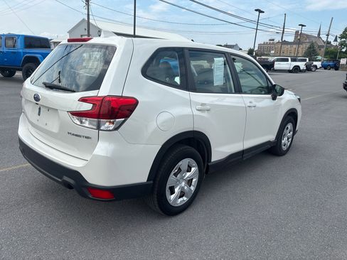 Used 2019 Subaru Forester AWD/4WD image 3