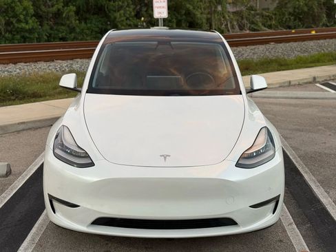 Used 2020 Tesla Model Y Long Range image 5