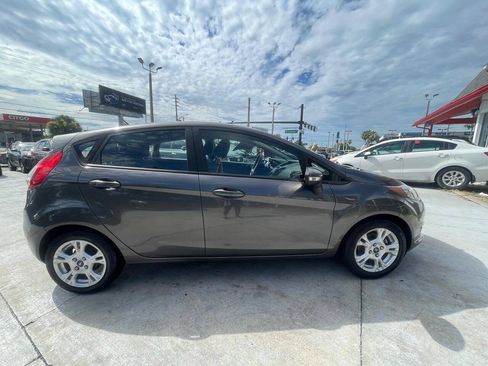Used 2016 Ford Fiesta SE FWD image 3