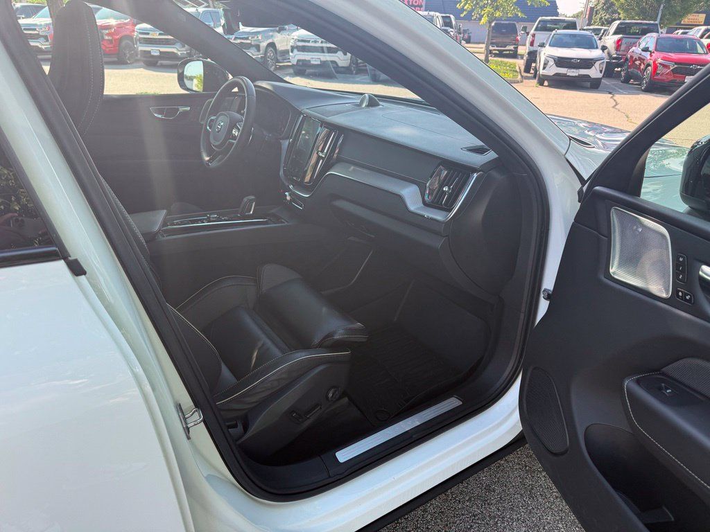 Used 2020 Volvo XC60 T8 Polestar AWD/4WD image 15