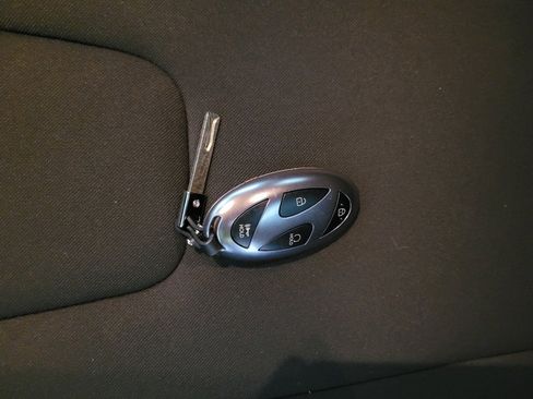 Used 2025 Hyundai Elantra Sport FWD image 32