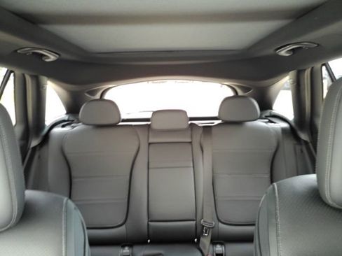 Used 2023 Mercedes-Benz GLC 300 4MATIC image 35