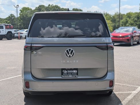 Used 2025 Volkswagen ID. Buzz 1st Edition RWD image 8