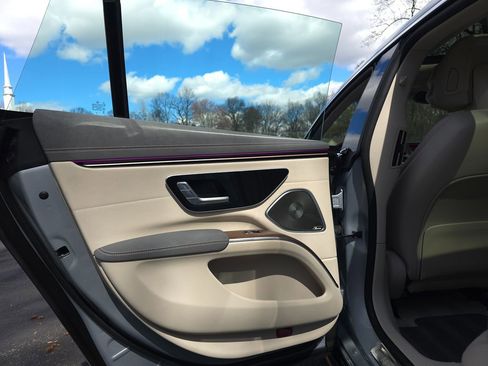 Used 2023 Mercedes-Benz EQS 580 4MATIC Sedan image 26