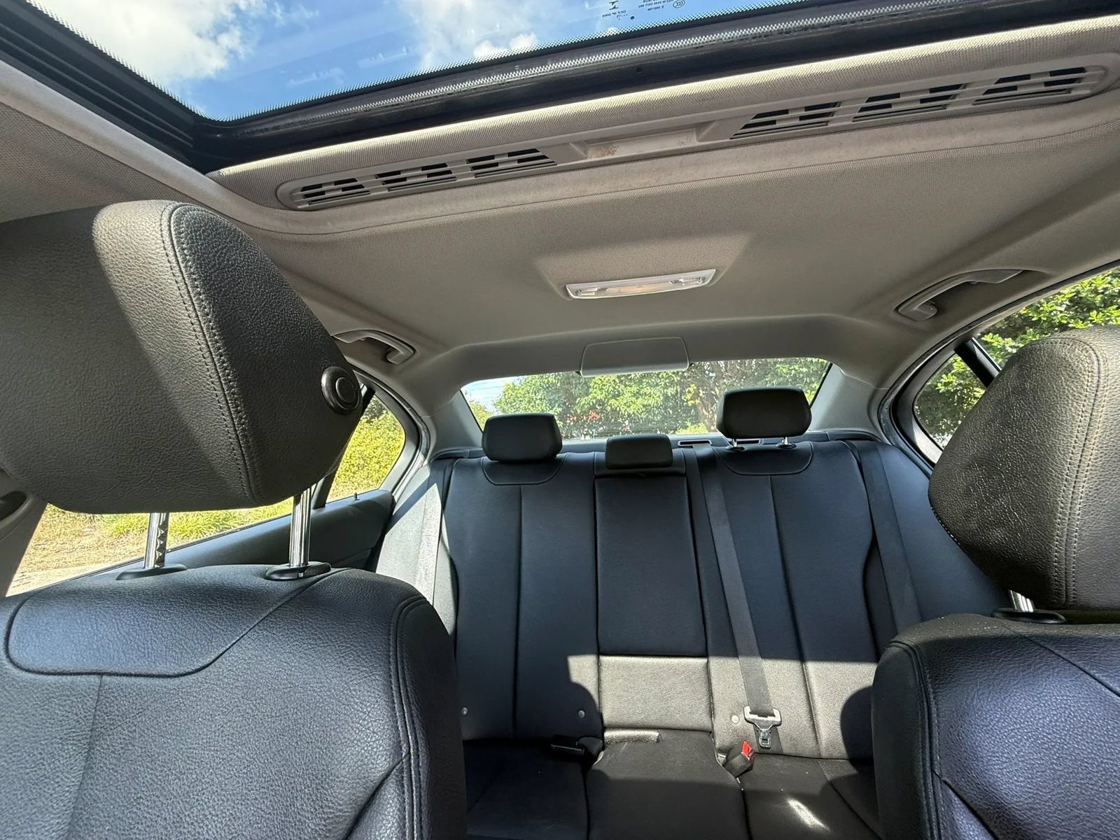 Used 2015 BMW 320i Sedan RWD image 16