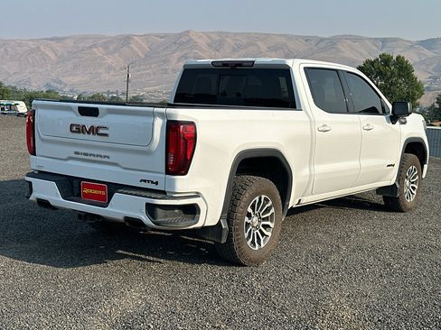 Used 2020 GMC Sierra 1500 AT4 w/ AT4 Premium Package AWD/4WD image 12