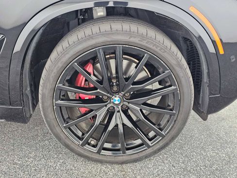 Used 2024 BMW X5 xDrive40i w/ M Sport Package image 9