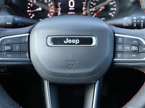 Used 2025 Jeep Compass Trailhawk AWD/4WD image 24