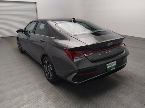 Used 2025 Hyundai Elantra SEL FWD image 5