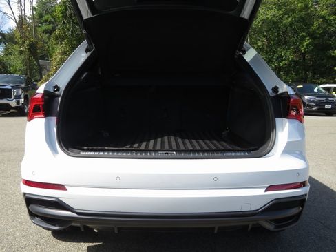 Used 2022 Audi Q3 2.0T Premium w/ Black Optic Sport Package image 18