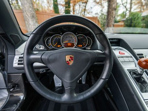 Used 2005 Porsche Carrera GT image 18