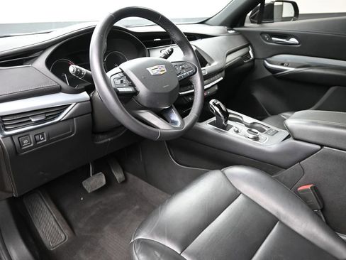 Certified 2022 Cadillac XT4 Premium Luxury w/ Enhanced Visibility Package image 9