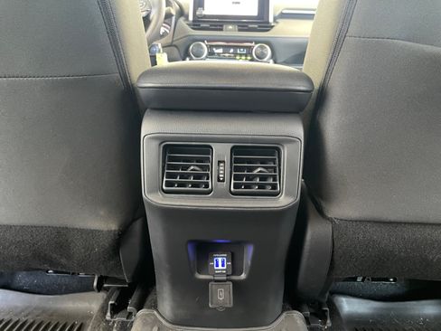 Used 2025 Toyota RAV4 LE AWD/4WD image 32
