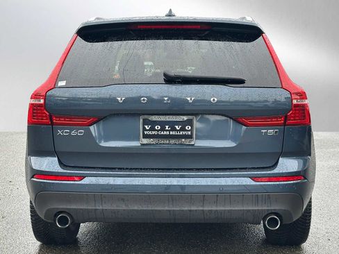 Used 2021 Volvo XC60 T5 Momentum w/ Advanced Package image 4