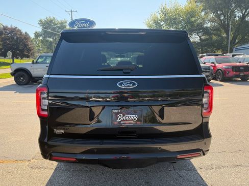 Used 2023 Ford Expedition Limited AWD/4WD image 6