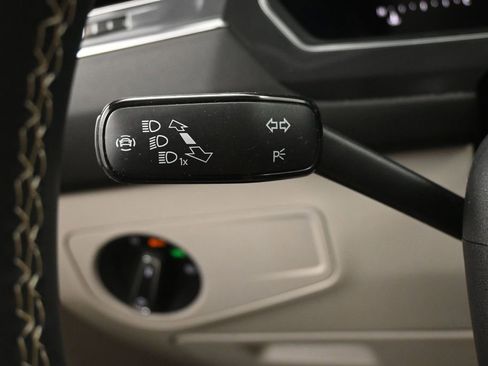 Used 2023 Volkswagen Tiguan SE FWD image 21