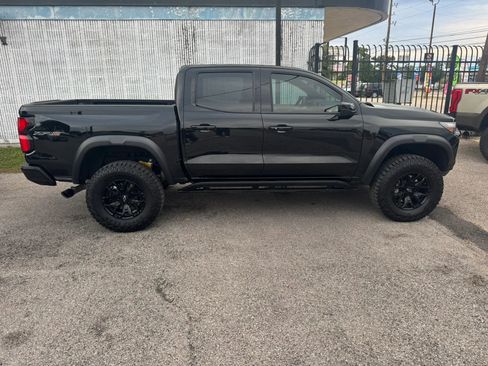 Used 2025 Chevrolet Colorado ZR2 w/ Midnight Edition image 4