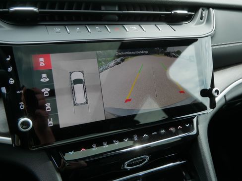New 2026 Jeep Grand Cherokee L Limited AWD/4WD image 12