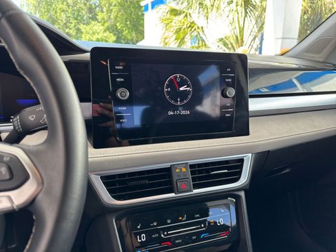 Used 2025 Volkswagen Taos SE image 17