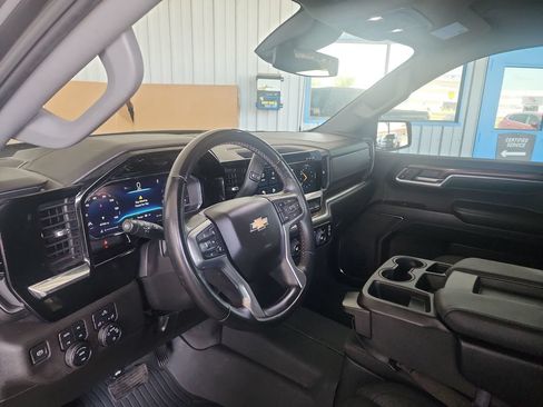 Used 2024 Chevrolet Silverado 1500 LT AWD/4WD image 15
