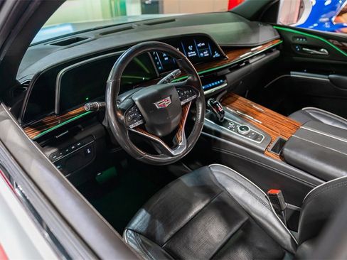 Used 2021 Cadillac Escalade ESV Premium Luxury image 8