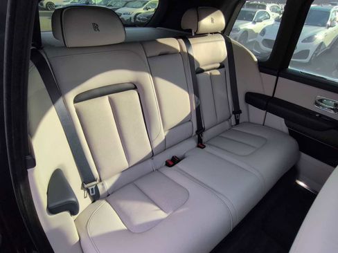 Used 2022 Rolls-Royce Cullinan image 21