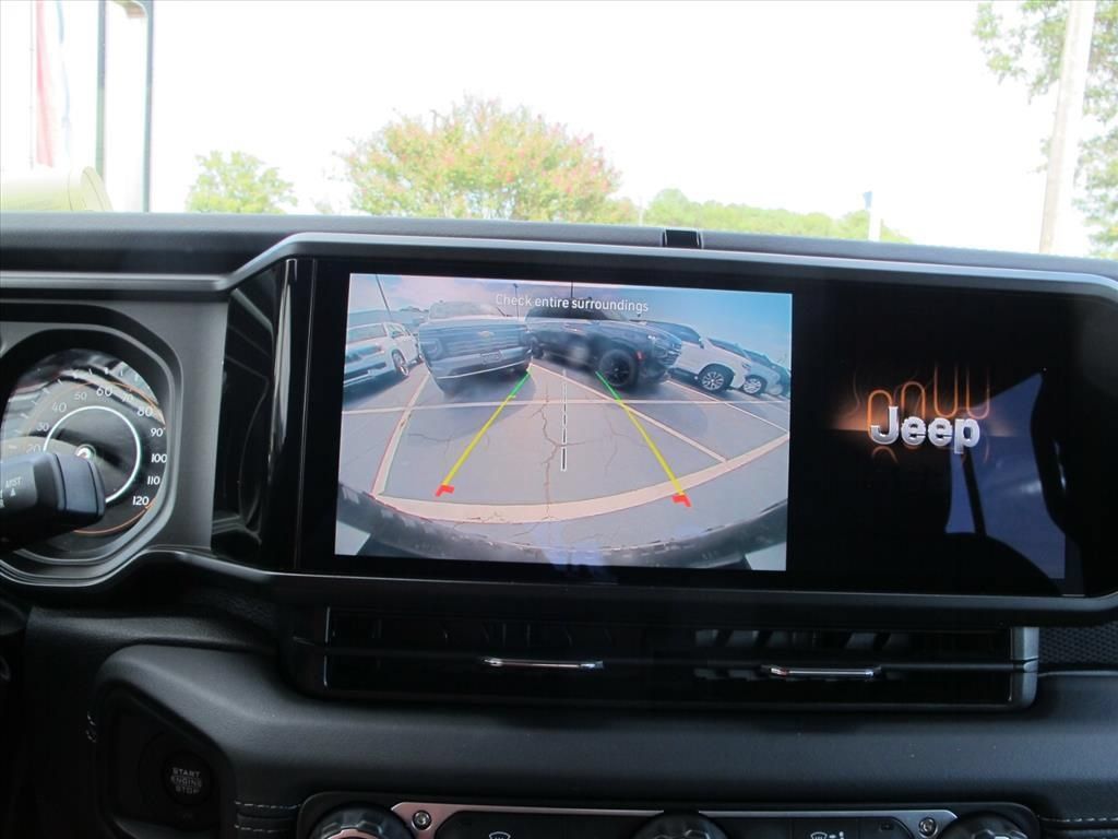 Used 2026 Jeep Wrangler Unlimited Rubicon AWD/4WD image 12