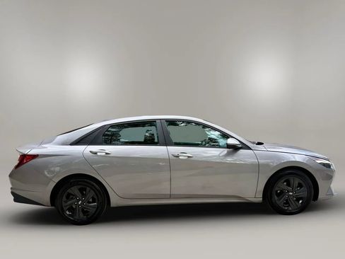 Used 2022 Hyundai Elantra SEL FWD image 6