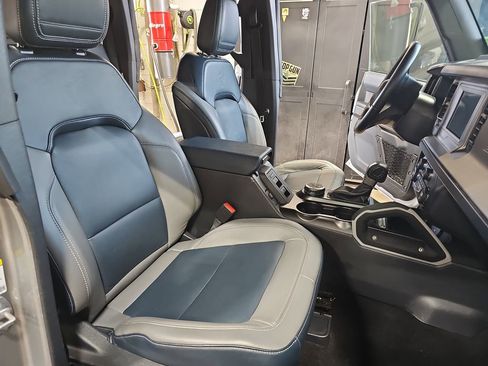 Used 2021 Ford Bronco Outer Banks image 10