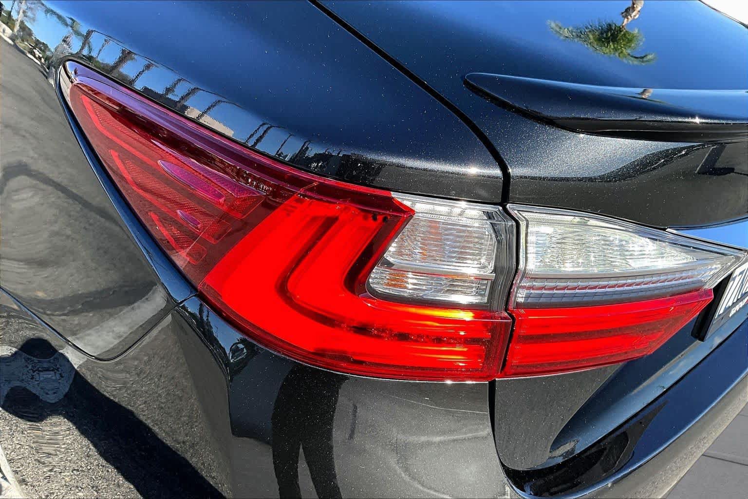 Used 2017 Lexus ES 350 w/ Luxury Package FWD image 27