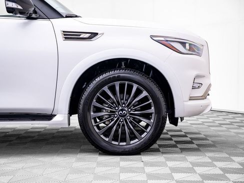 Used 2024 INFINITI QX80 Sensory AWD/4WD image 37