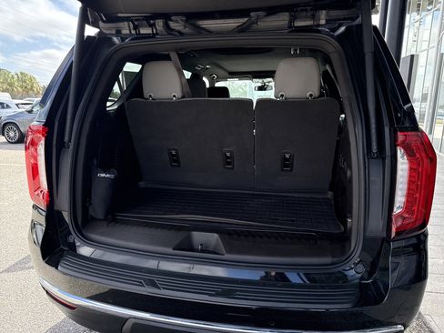 Used 2021 GMC Yukon SLT w/ SLT Premium Package image 13