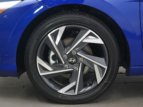 Used 2025 Hyundai Elantra Sport FWD image 27