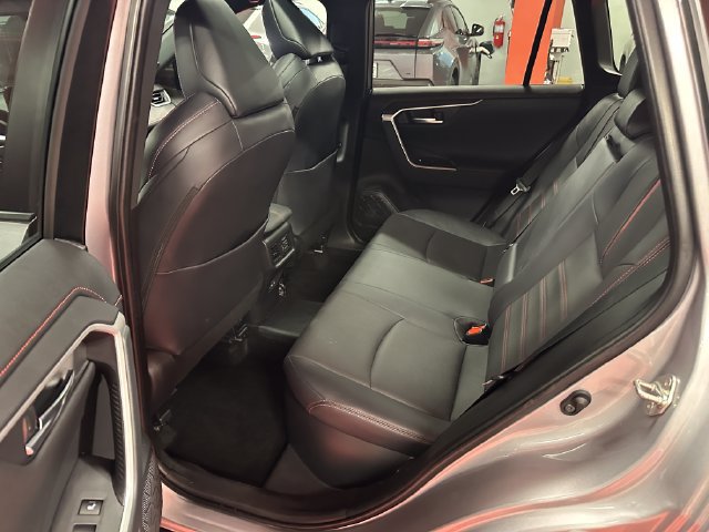 Certified 2025 Toyota RAV4 XSE w/ Premium Package AWD/4WD image 17