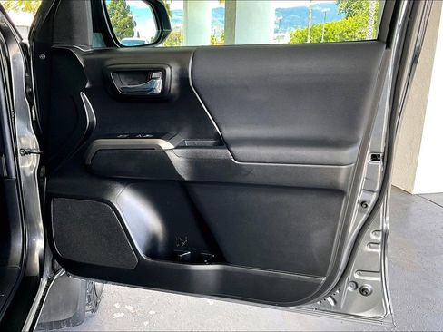 Certified 2022 Toyota Tacoma TRD Sport w/ Technology Package image 29