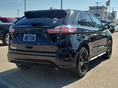 Used 2022 Ford Edge SE w/ Black Appearance Package image 6