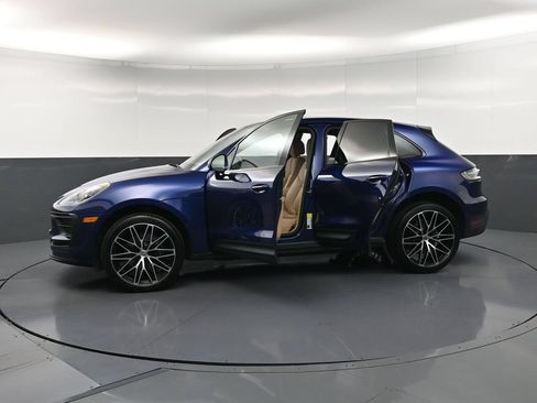 Certified 2026 Porsche Macan AWD/4WD image 35
