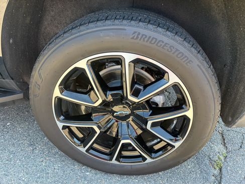 Used 2024 Chevrolet Tahoe RST w/ Luxury Package AWD/4WD image 29