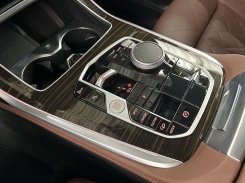 Used 2024 BMW X7 xDrive40i w/ M Sport Package image 16