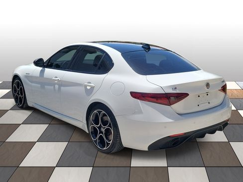 Used 2023 Alfa Romeo Giulia Veloce RWD image 6