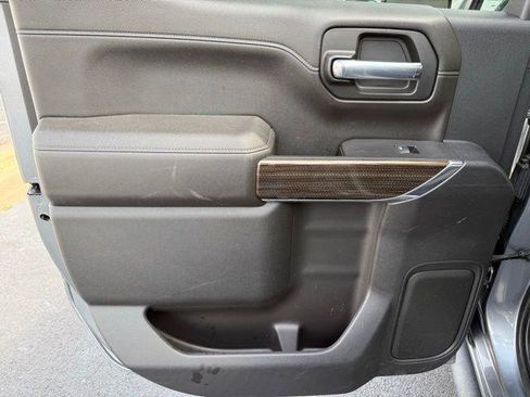 Used 2021 Chevrolet Silverado 1500 LT Trail Boss w/ Convenience Package II image 32