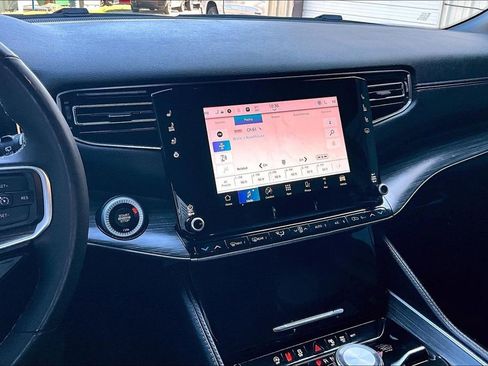 Used 2023 Jeep Wagoneer Series III w/ Rear Seat Video Group 1 image 6