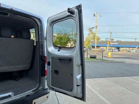 Used 2016 Nissan NV 3500 SV w/ SV Technology Package RWD image 15